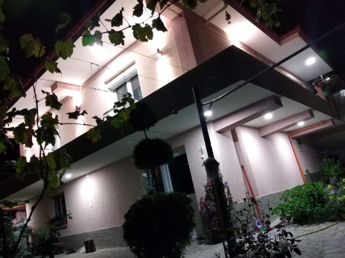 Villa Gardenhouse Memlishte Esterno foto